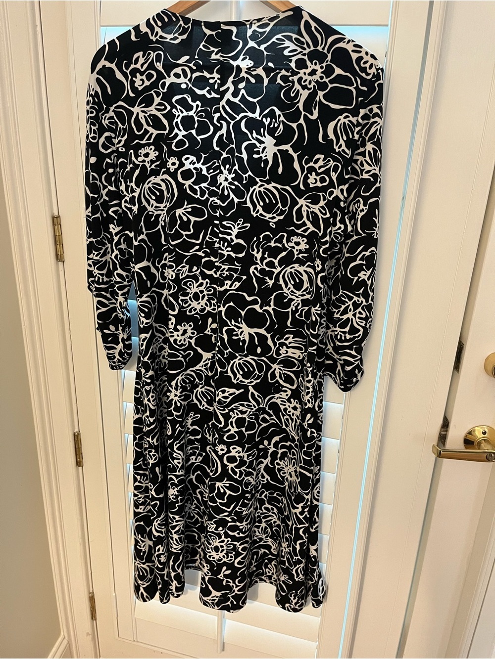 Chico's Black and White Floral Faux-Wrap Midi Dress, Stretchy 16 - Picture 3 of 6